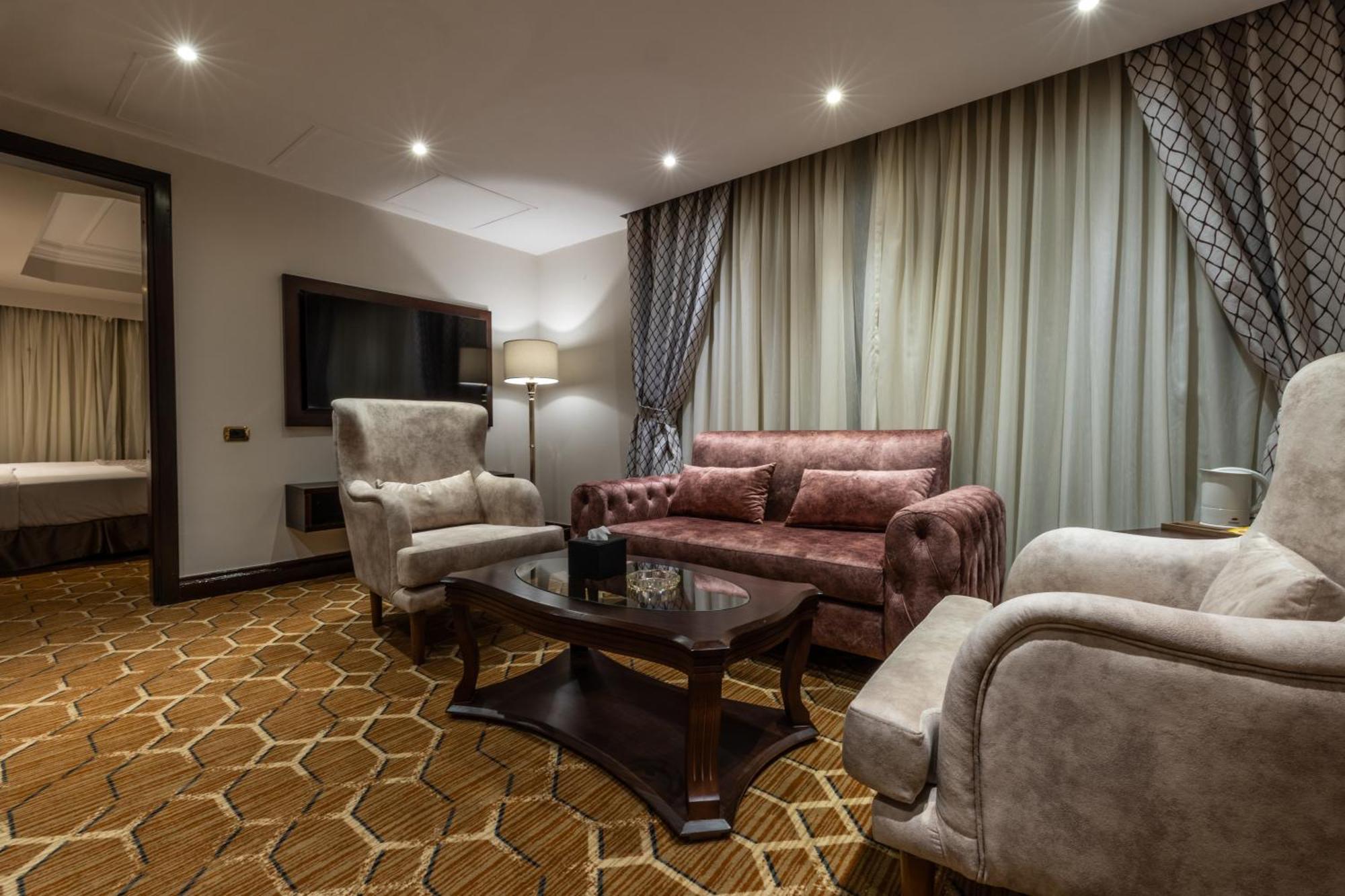 Triumph Plaza Hotel Cairo Exterior photo
